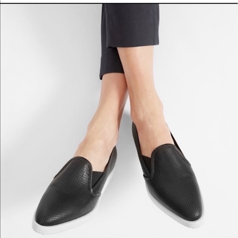 Everlane black point toe street shoe